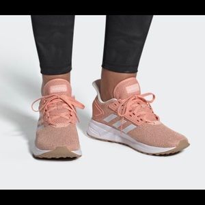 Duramo 9 Women’s Adidas sz 8.5, worn twice!!